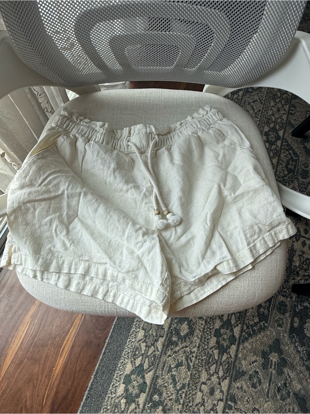 Lightweight Drawstring Linen-Blend Women's Shorts - Cream